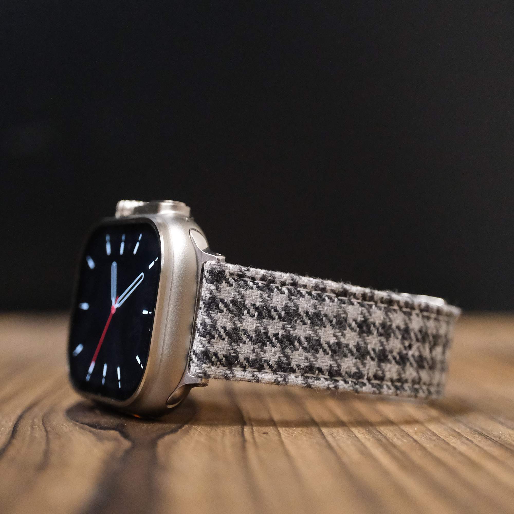 Apple Grey Crown Classic Houndstooth Watch Band