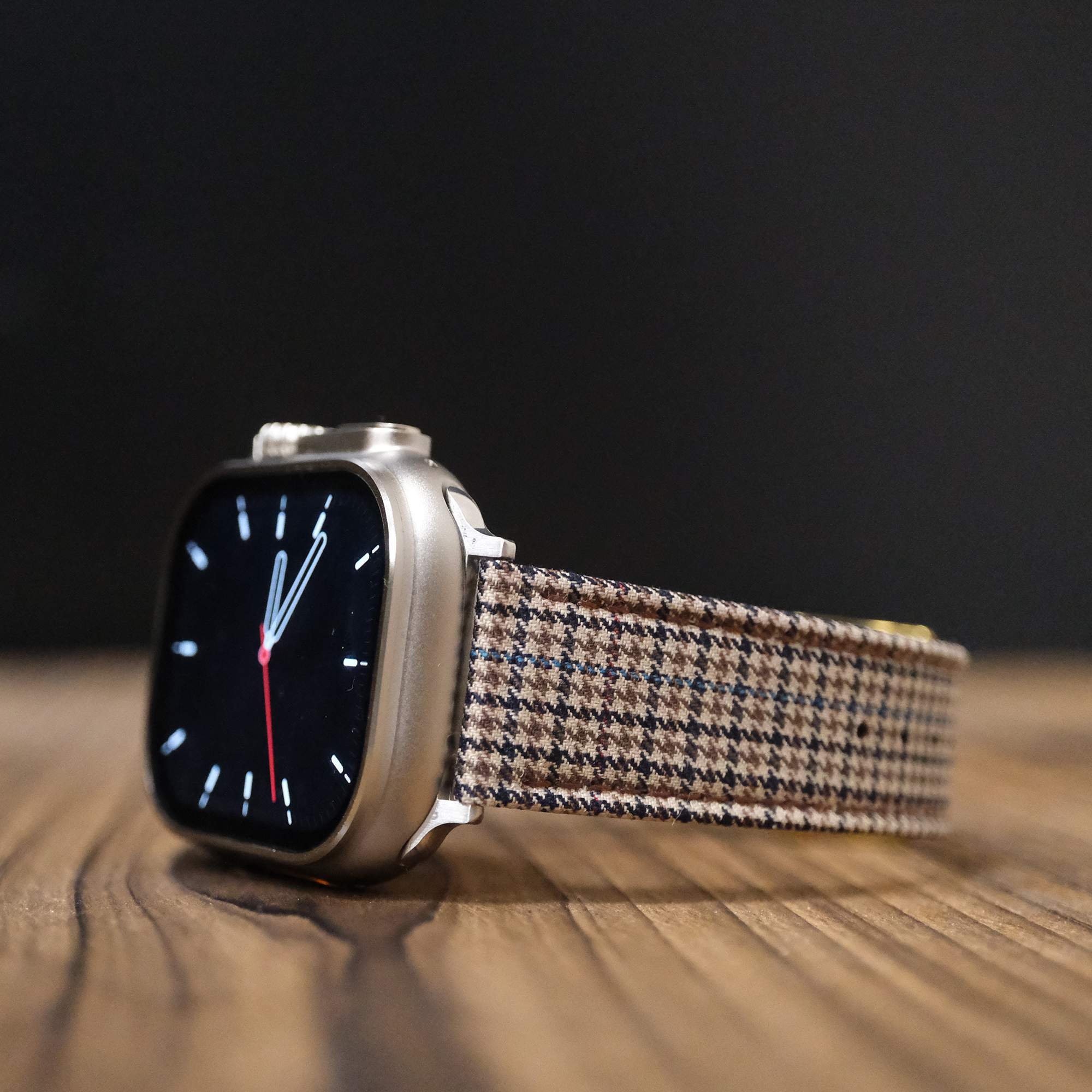 Apple Light Brown & Black Royal VV150 Houndstooth Watch Band