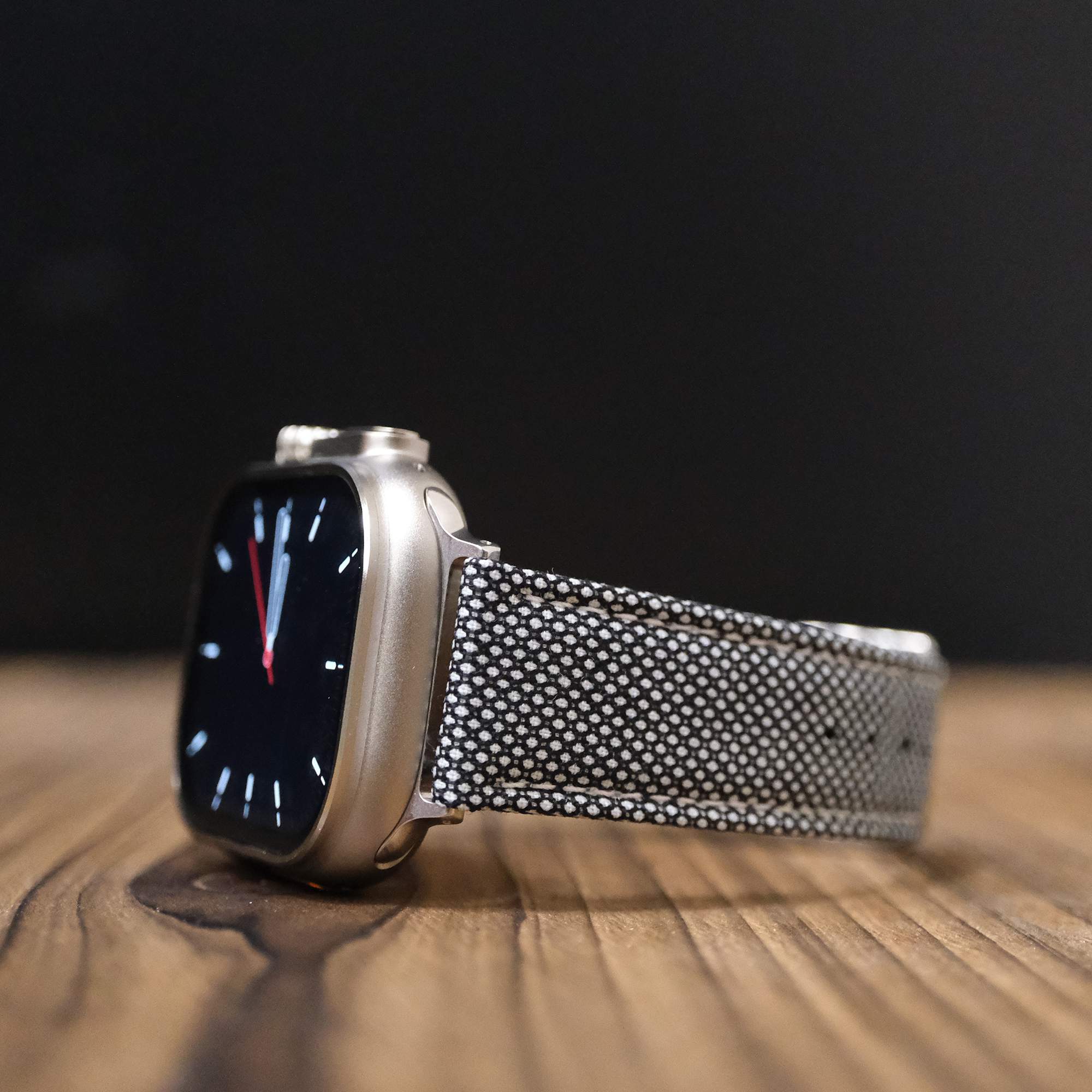 Apple Black & White Cambridge Birdseye Watch Band