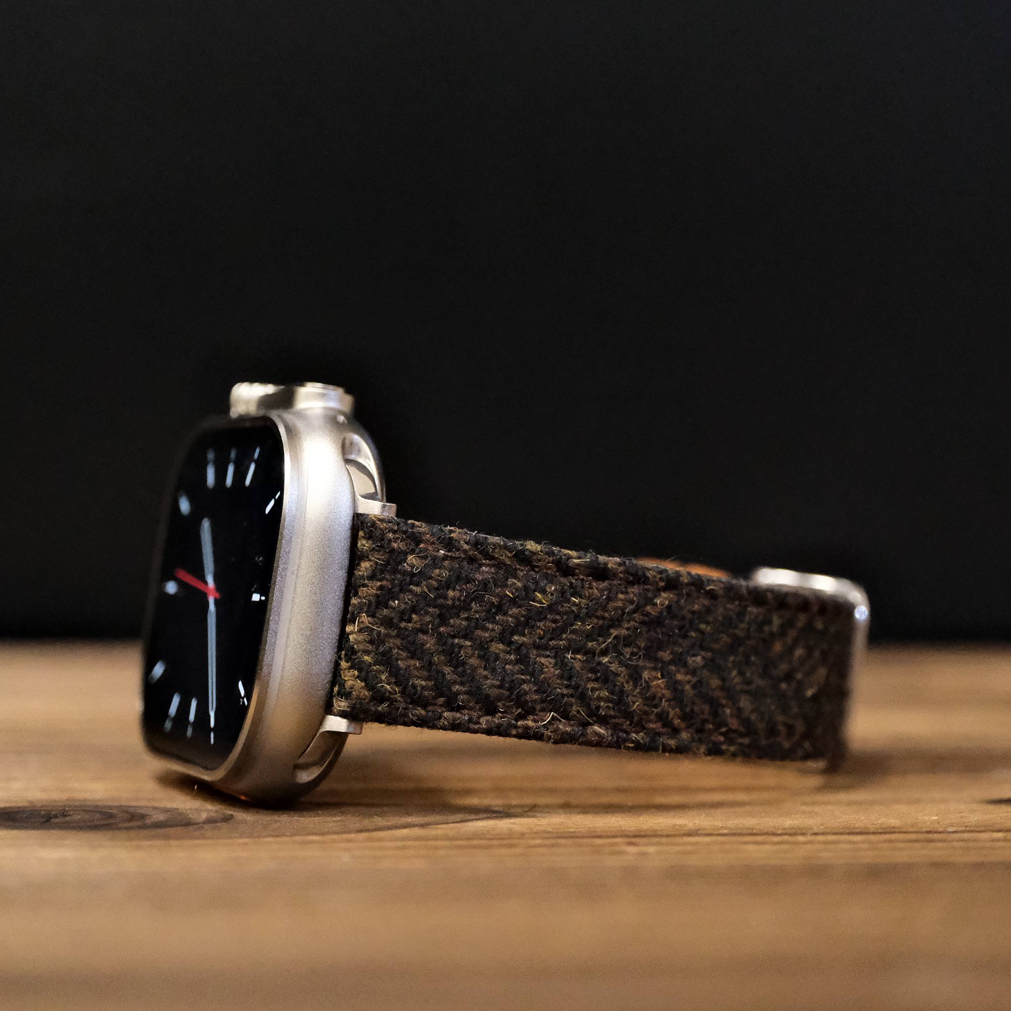 Apple HARRIS TWEED® Dark Brown Herringbone Watch Band